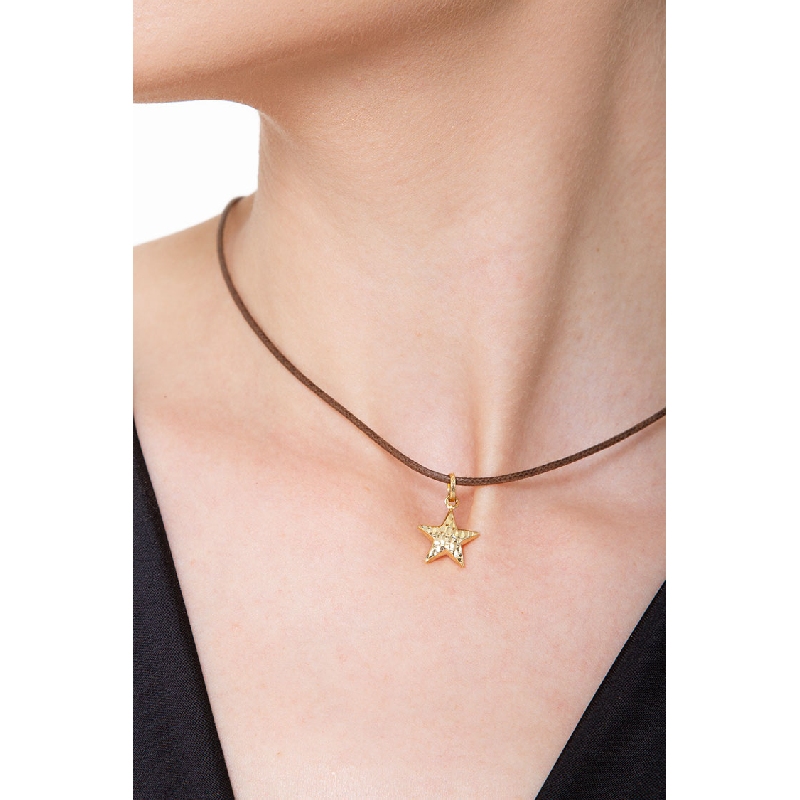 18k yellow gold diamond cut star