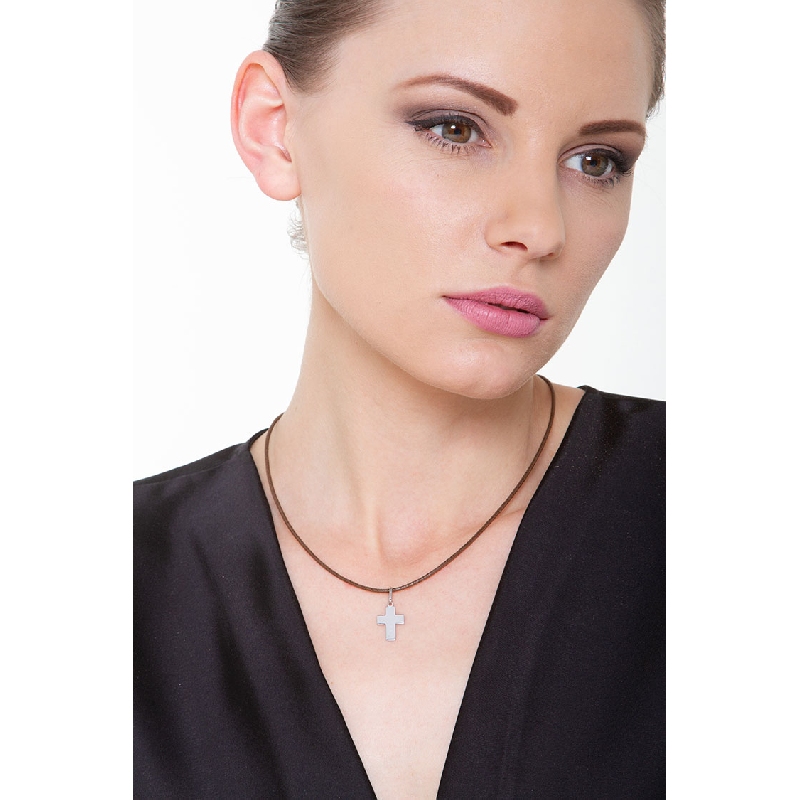 Rectangular cross pendant in 18k white gold 