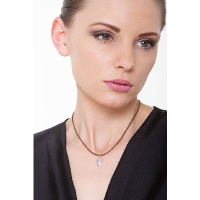 18k white gold girl pendant with pavè of diamonds