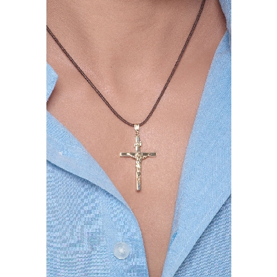 Jesus Christ and cross pendant in 18k yellow gold