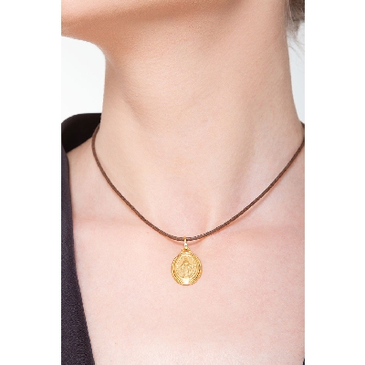 Medaglia sacra con Madonna in oro giallo 18k