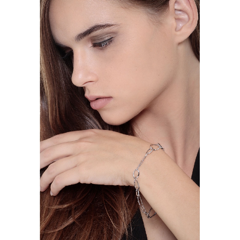 Fancy oval sections bracelet in 18k white gold