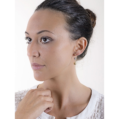 White and yellow gold 18k drop earrings with diamond cut pendants 