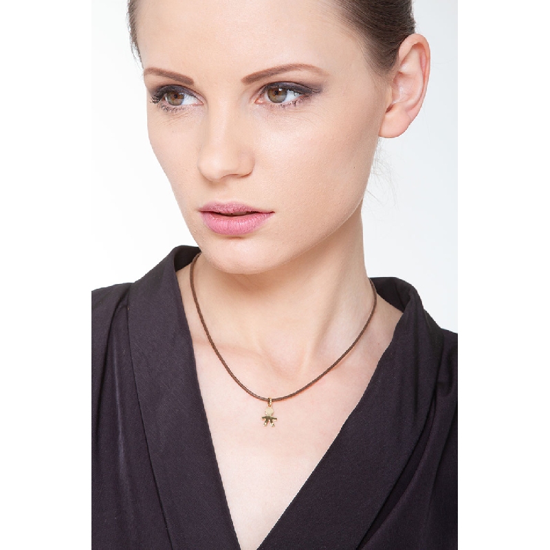 Boy silhouette pendant in 18k yellow gold