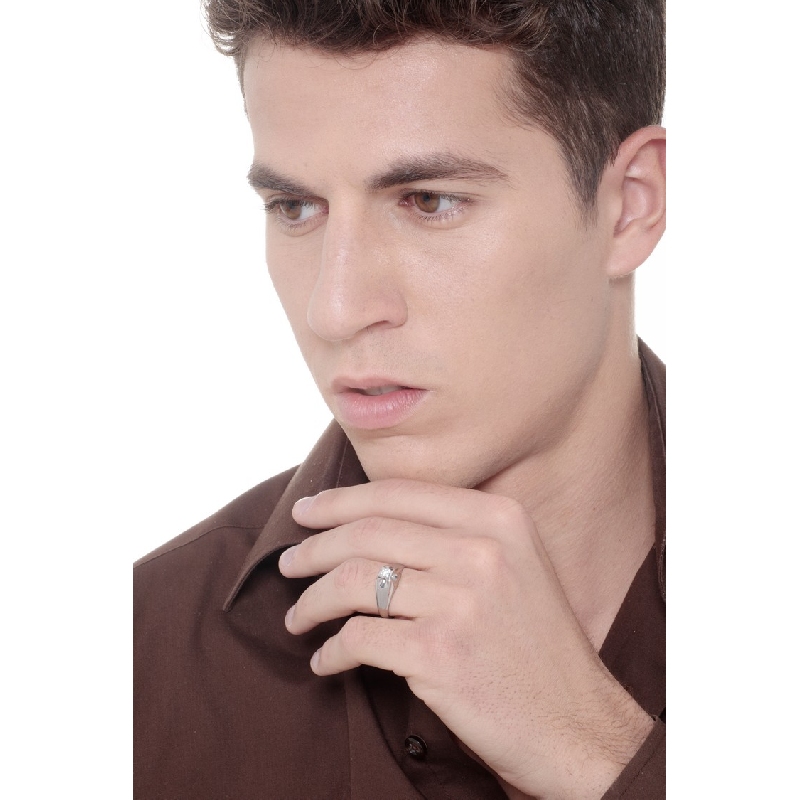 Male solitaire ring with zircon 