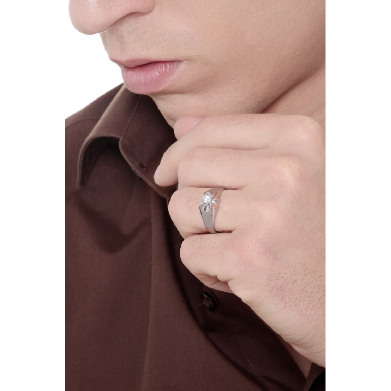 Male solitaire ring with zircon 