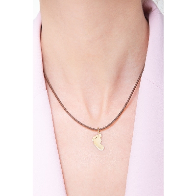 18k yellow gold child foot pendant