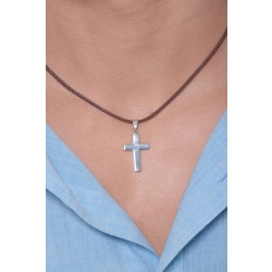 Cross pendant in 18k white gold 2