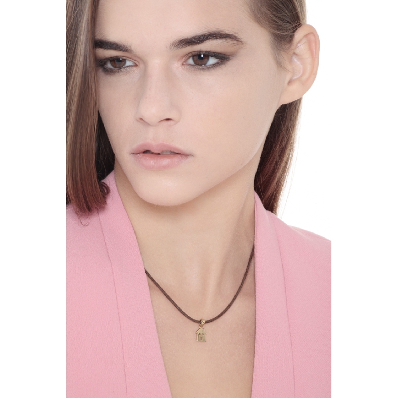 18k yellow gold house shaped pendant