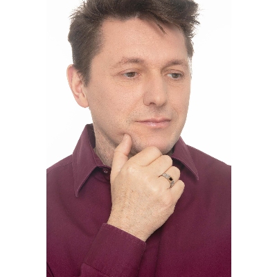 White and rosé gold 18k ring with black zircon