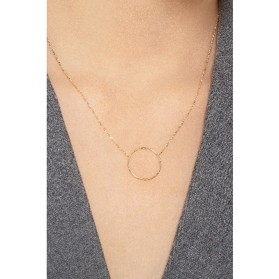 18k yellow gold necklace with circle pendant