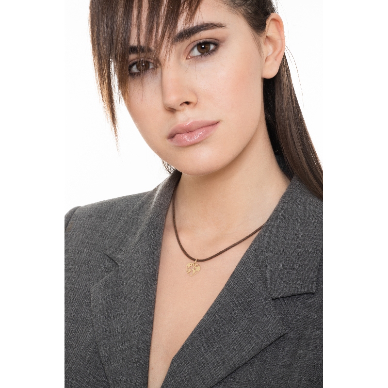 Heart shape pendant with world inside in 18k yellow gold