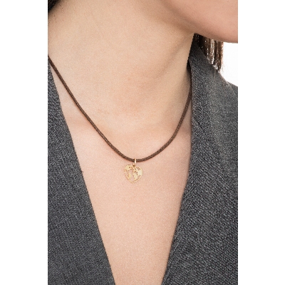 Heart shape pendant with world inside in 18k yellow gold