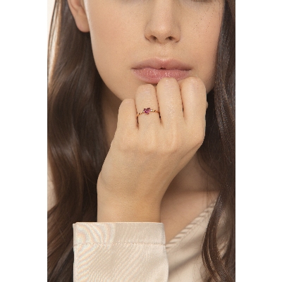18k rose gold ring with pink stone heart cut and zircons
