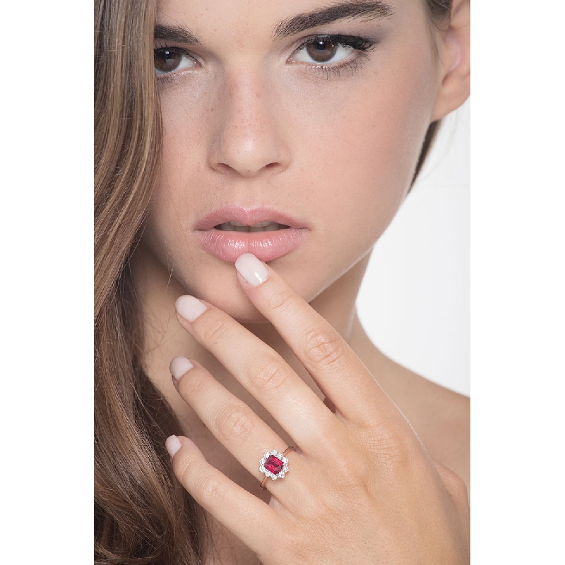 Halo ring white gold 18k with diamonds and a ruby