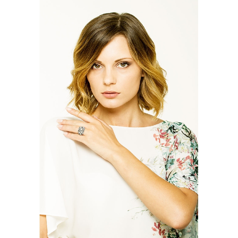 18k white gold ring with white and black diamonds 