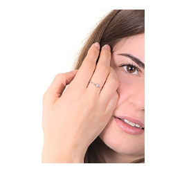 18k white gold ring with a little diamonds star  2