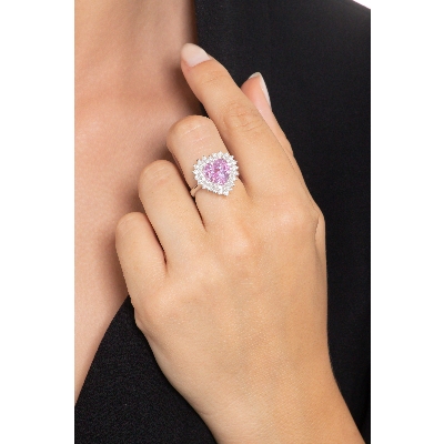 White gold 18k ring with central pink sapphire heart cut and diamonds