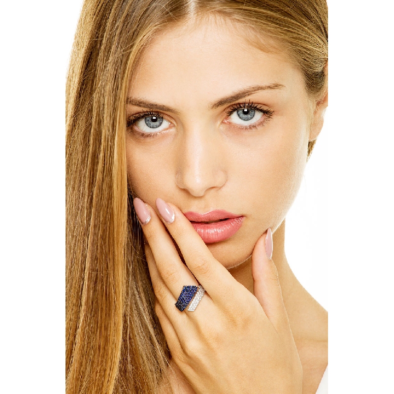 18k white gold contrariè ring with blue sapphires and diamonds 