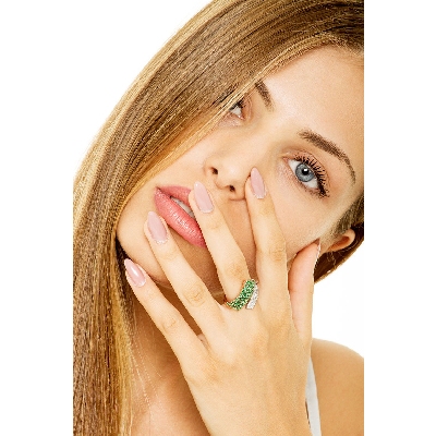 18k white and rose gold contrariè ring with emerald and diamond pavè