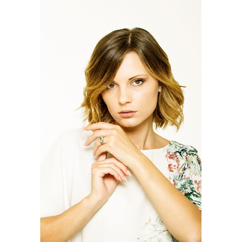 18k rosé and white gold ring with emeralds and diamonds 