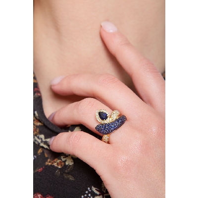 18k yellow gold snake ring with blue sapphire and diamonds 