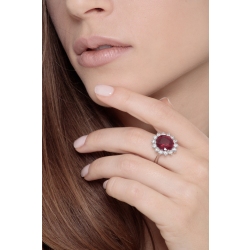 Halo ring white gold 18k with diamonds and a central ruby 2