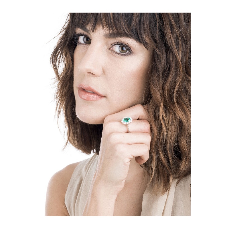 Halo ring with diamonds and emerald oval cut white gold 18k