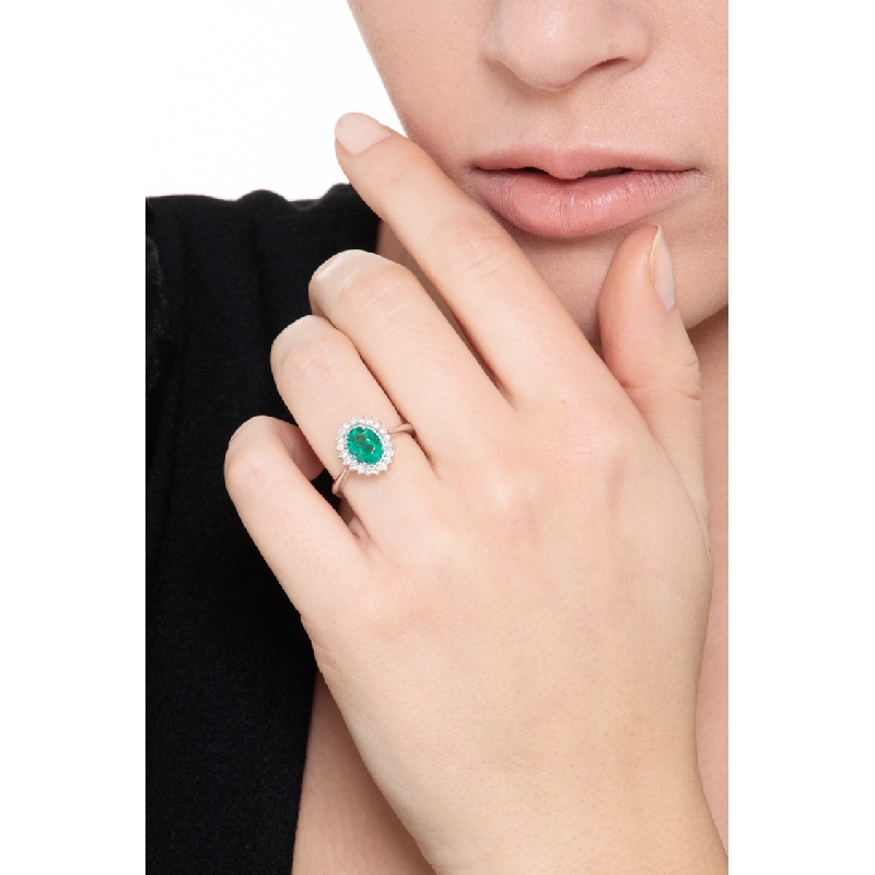 Halo ring white gold 18k with diamonds and emerald