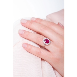 Halo ring with central ruby oval cut and diamonds white gold 18k 2