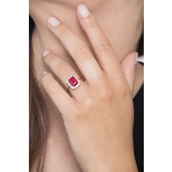 Halo ring with diamonds and ruby emerald cut white gold 18k 2