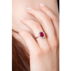 Halo ring with a central ruby and diamonds white gold 18k 2