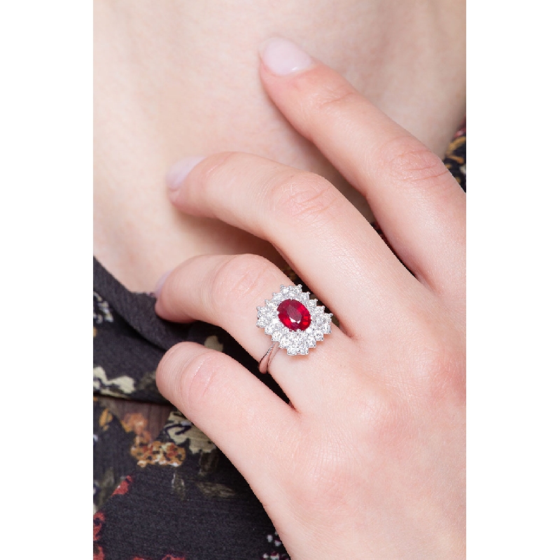 White gold 18k halo ring with diamonds and central ruby 