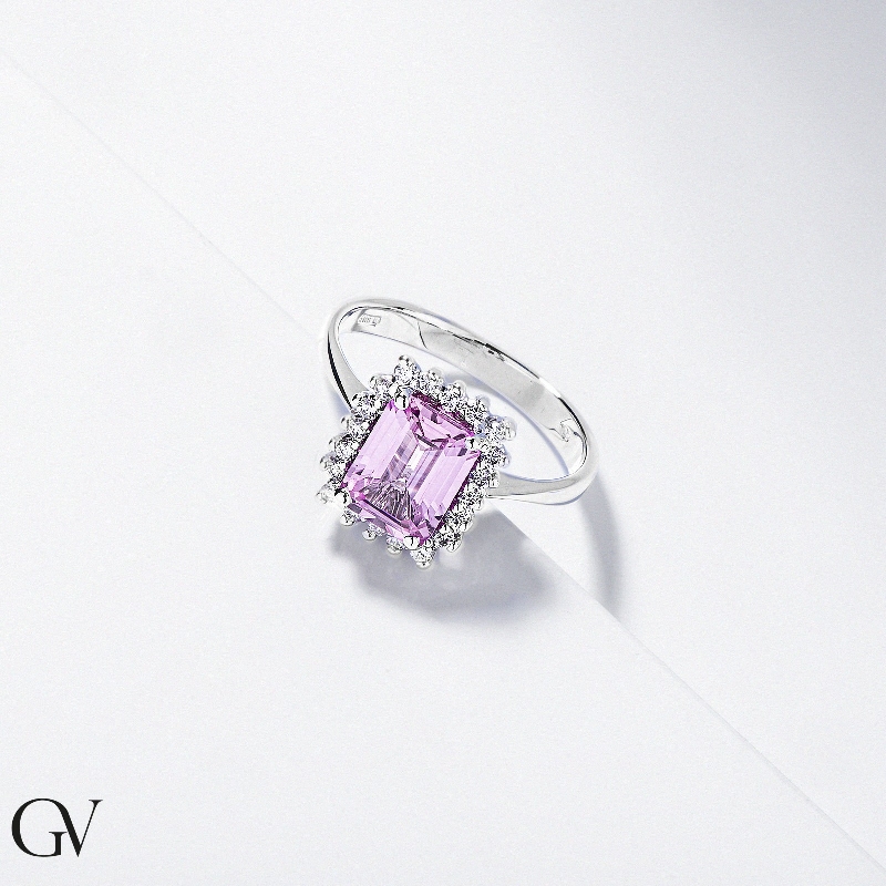 Halo ring with pink sapphire and diamonds in white gold 18k