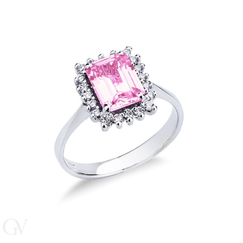 Halo ring with pink sapphire and diamonds in white gold 18k