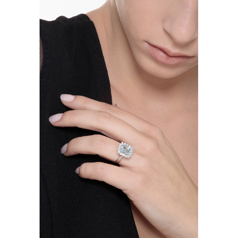 Diamond halo ring white gold 18k and aquamarine 