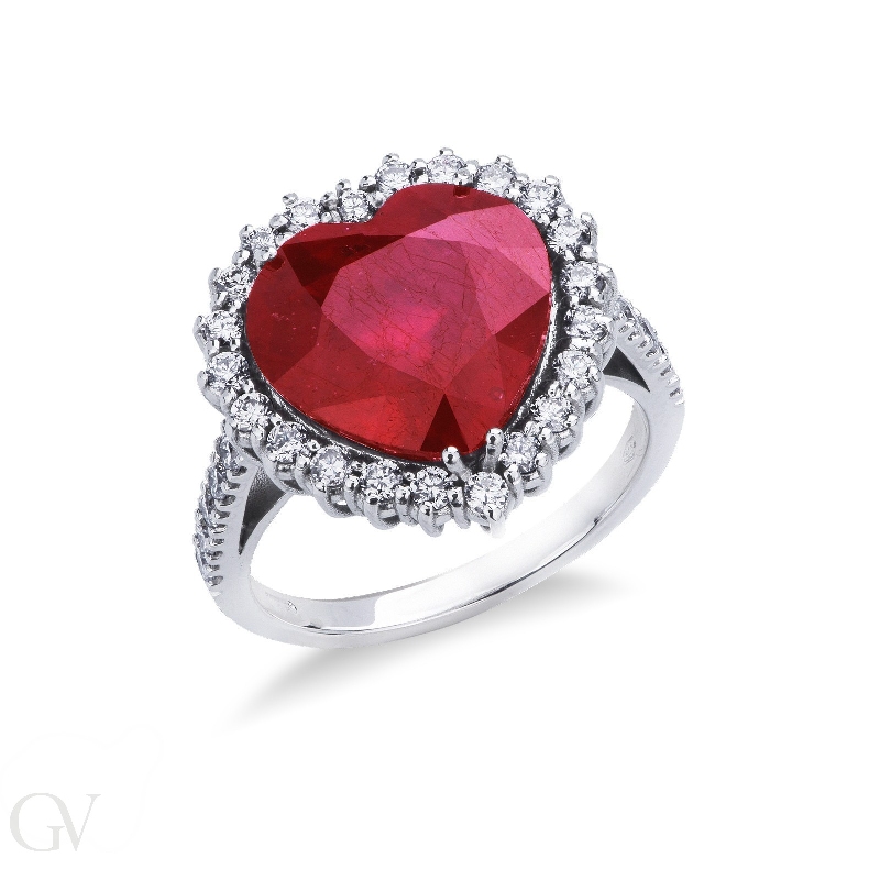 White gold 18k halo ring with a ruby heart cut and diamonds 