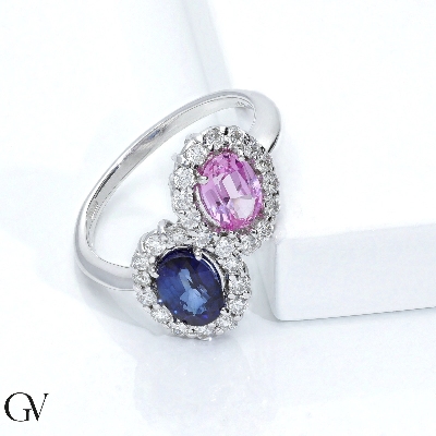 18 k white gold ring with two halo pink and blue sapphire and diamonds