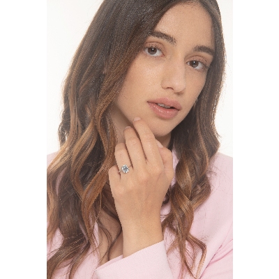 18k white gold with aquamarine and diamonds 