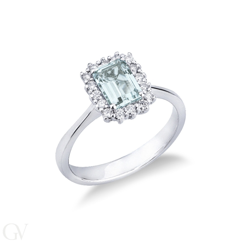 18k white gold with aquamarine and diamonds 