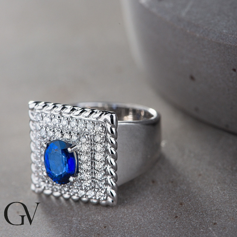 White gold 18k squared ring with blue sapphire and diamonds 