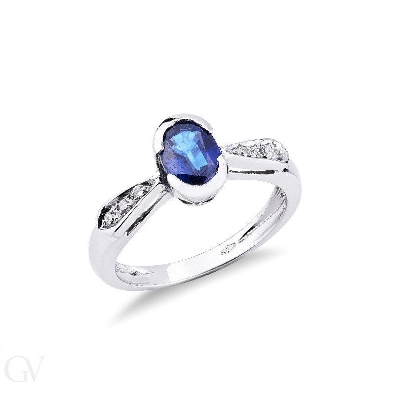 18k white gold ring with blue sapphire and diamonds 