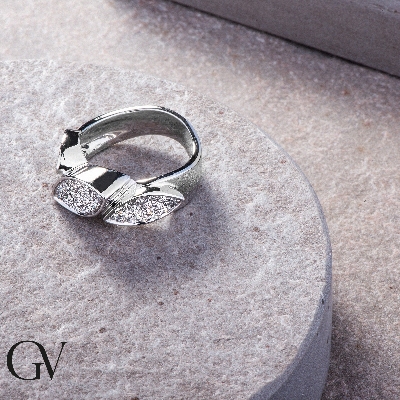 Diamond pavé ring in white gold 18k