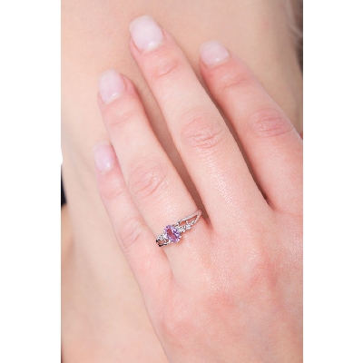 White gold 18k ring with a tangle of amethyst and diamonds 