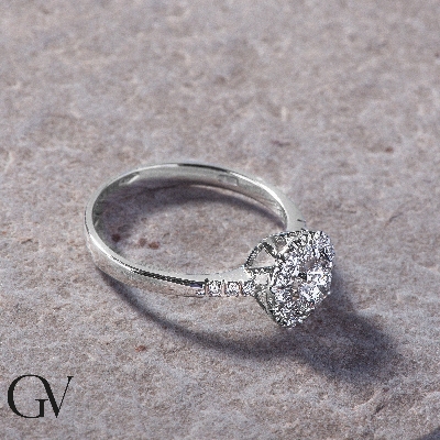 White gold 18k halo diamond ring
