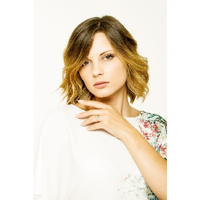 White gold 18k trilogy ring with diamonds and emeralds