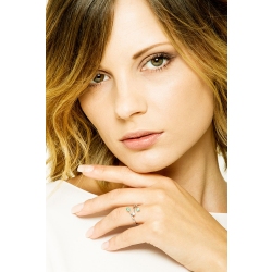 White gold 18k trilogy ring with diamonds and emeralds 2