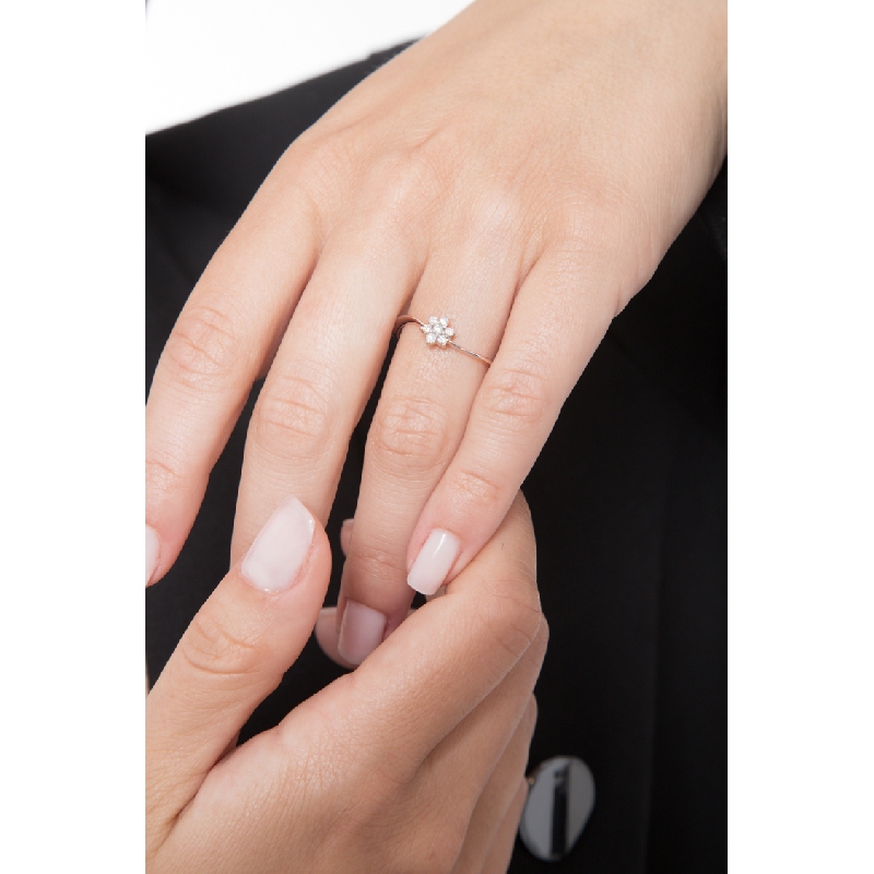 Sinous ring in white gold 18k with diamonds 