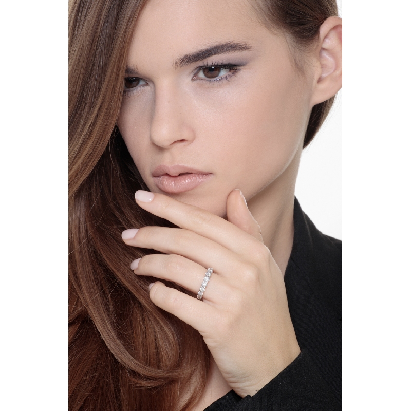 Anello a scalare in Oro Bianco 18k con diamanti