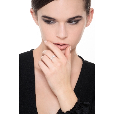 Solitaire ring white gold 18k with diamond shoulder set